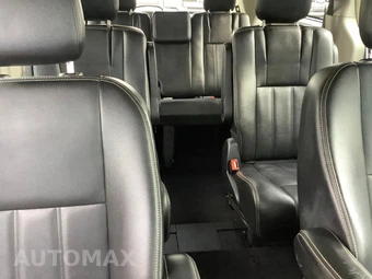2015 Chrysler Town & Country Touring 121.2" WB - miniatura 35