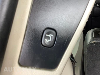2015 Chrysler Town & Country Touring 121.2" WB - miniatura 41