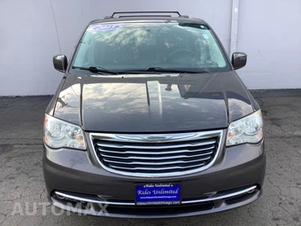 2015 Chrysler Town & Country Touring 121.2" WB - miniatura 9