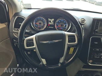 2015 Chrysler Town & Country Touring 121.2" WB - miniatura 10