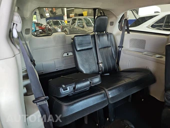 2015 Chrysler Town & Country Touring 121.2" WB - miniatura 14