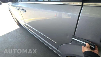 2015 Chrysler Town & Country Touring 121.2" WB - miniatura 27