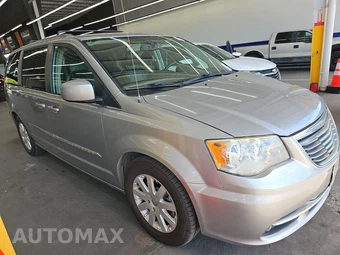 2015 Chrysler Town & Country Touring 121.2" WB - miniatura 3