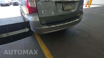 2015 Chrysler Town & Country Touring 121.2" WB - miniatura 30