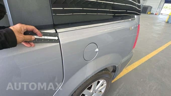 2015 Chrysler Town & Country Touring 121.2" WB - miniatura 31