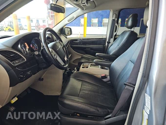 2015 Chrysler Town & Country Touring 121.2" WB - miniatura 7