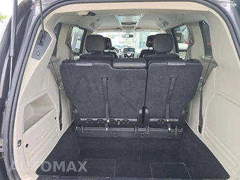 2015 Chrysler Town & Country Touring 121.2" WB - miniatura 15