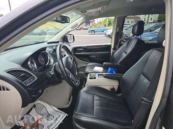 2015 Chrysler Town & Country Touring 121.2" WB - miniatura 6