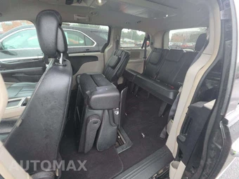 2015 Chrysler Town & Country Touring 121.2" WB - miniatura 13
