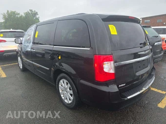 2015 Chrysler Town & Country Touring 121.2" WB - miniatura 2
