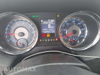 2015 Chrysler Town & Country Touring 121.2" WB - miniatura 9