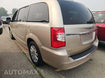 2015 Chrysler Town & Country Touring 121.2" WB – miniatura 2