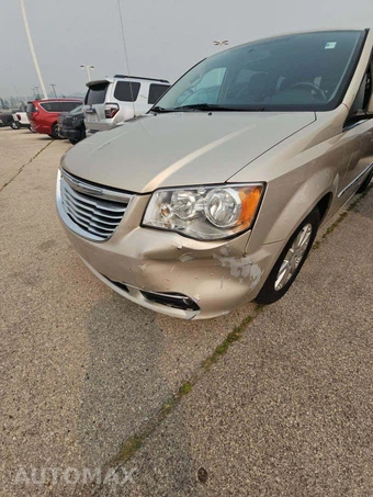 2015 Chrysler Town & Country Touring 121.2" WB – miniatura 24
