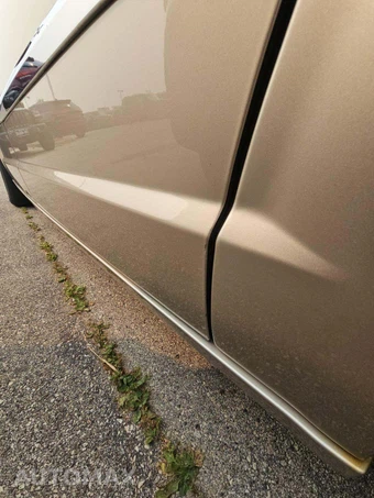 2015 Chrysler Town & Country Touring 121.2" WB – miniatura 29