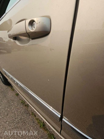 2015 Chrysler Town & Country Touring 121.2" WB – miniatura 31