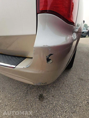 2015 Chrysler Town & Country Touring 121.2" WB – miniatura 34