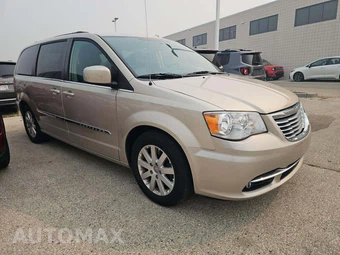 2015 Chrysler Town & Country Touring 121.2" WB – miniatura 4