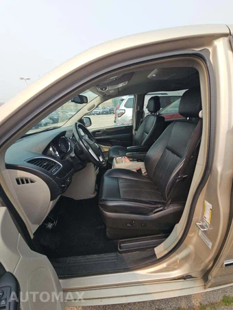 2015 Chrysler Town & Country Touring 121.2" WB – miniatura 6