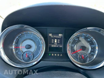2015 Chrysler Town & Country Touring 121.2" WB - miniatura 4