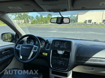 2015 Chrysler Town & Country Touring 121.2" WB - miniatura 5