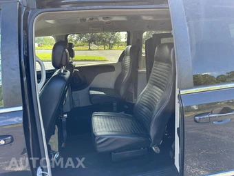 2015 Chrysler Town & Country Touring 121.2" WB - miniatura 6