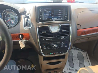 2015 Chrysler Town & Country Touring L 121.2" WB - miniatura 10