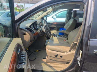 2015 Chrysler Town & Country Touring L 121.2" WB - miniatura 6