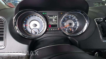2015 Chrysler Town & Country Touring L 121.2" WB - miniatura 18