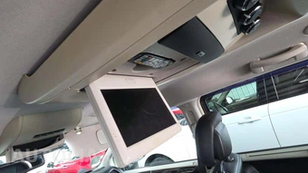 2015 Chrysler Town & Country Touring L 121.2" WB - miniatura 19