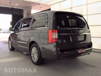 2015 Chrysler Town & Country Touring L 121.2" WB - miniatura 6