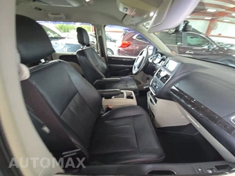 2015 Chrysler Town & Country Touring L 121.2" WB - miniatura 8