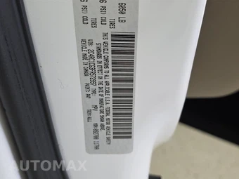 2015 Chrysler Town & Country Touring L 121.2" WB – miniatura 15