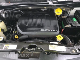 2015 Chrysler Town & Country Touring L 121.2" WB – miniatura 16