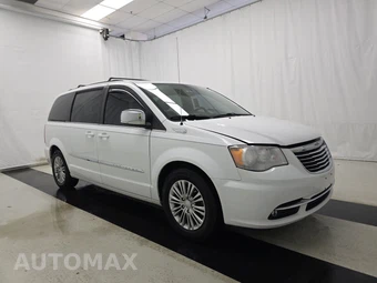 2015 Chrysler Town & Country Touring L 121.2" WB – miniatura 3