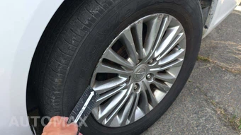 2015 Chrysler Town & Country Touring L 121.2" WB – miniatura 30
