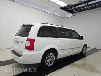 2015 Chrysler Town & Country Touring L 121.2" WB – miniatura 4