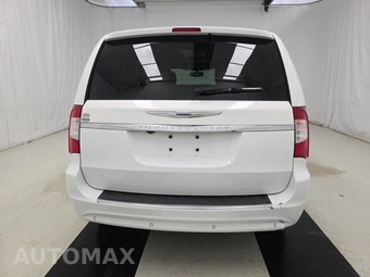 2015 Chrysler Town & Country Touring L 121.2" WB – miniatura 5