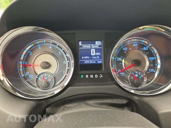 2015 Chrysler Town & Country Touring L 121.2" WB - miniatura 6