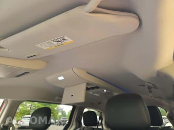 2015 Chrysler Town & Country Touring L 121.2" WB - miniatura 8
