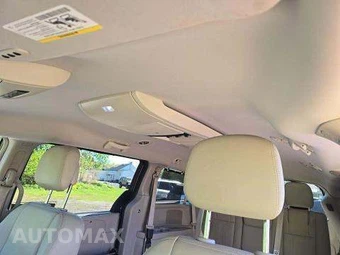 2015 Chrysler Town & Country Touring L 121.2" WB - miniatura 11