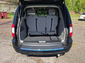 2015 Chrysler Town & Country Touring L 121.2" WB - miniatura 15