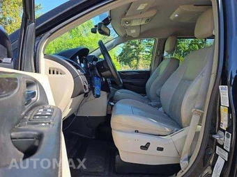 2015 Chrysler Town & Country Touring L 121.2" WB - miniatura 6