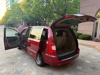 2015 Chrysler Town & Country Touring L - miniatura 26