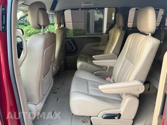 2015 Chrysler Town & Country Touring L - miniatura 30