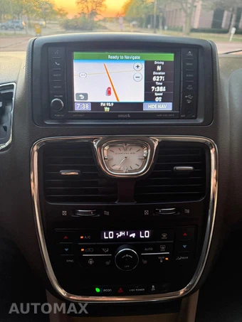 2015 Chrysler Town & Country Touring L - miniatura 57