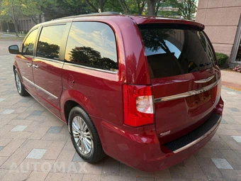 2015 Chrysler Town & Country Touring L - miniatura 9