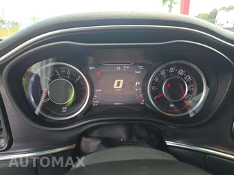 2015 Dodge Challenger R/T – miniatura 9