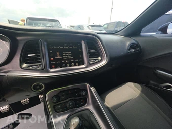 2015 Dodge Challenger R/T – miniatura 17