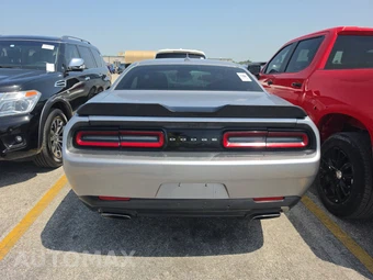2015 Dodge Challenger R/T - miniatura 5