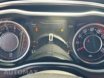 2015 Dodge Challenger R/T Plus - miniatura 12